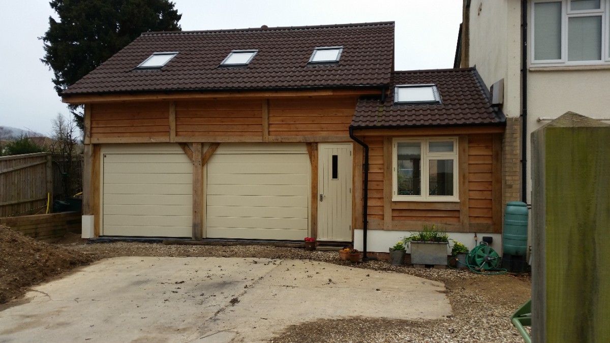 2-bay garage & link - Prestbury